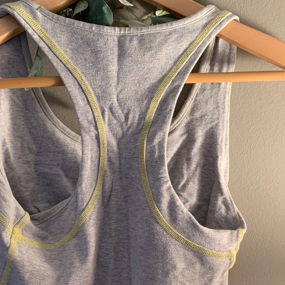 GAP Racerback Athletic Top - Picture 3 of 3